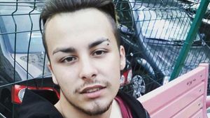 Era platit cu 100 de lei pe noapte: “Avea mare nevoie de bani”. Neajunsurile l-au determinat pe Andi sa munceasca pe branci
