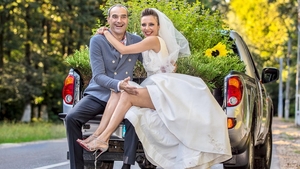 A trecut cu mult curaj peste momentul critic! Roxana Iliescu a alaptat in direct, la TV!