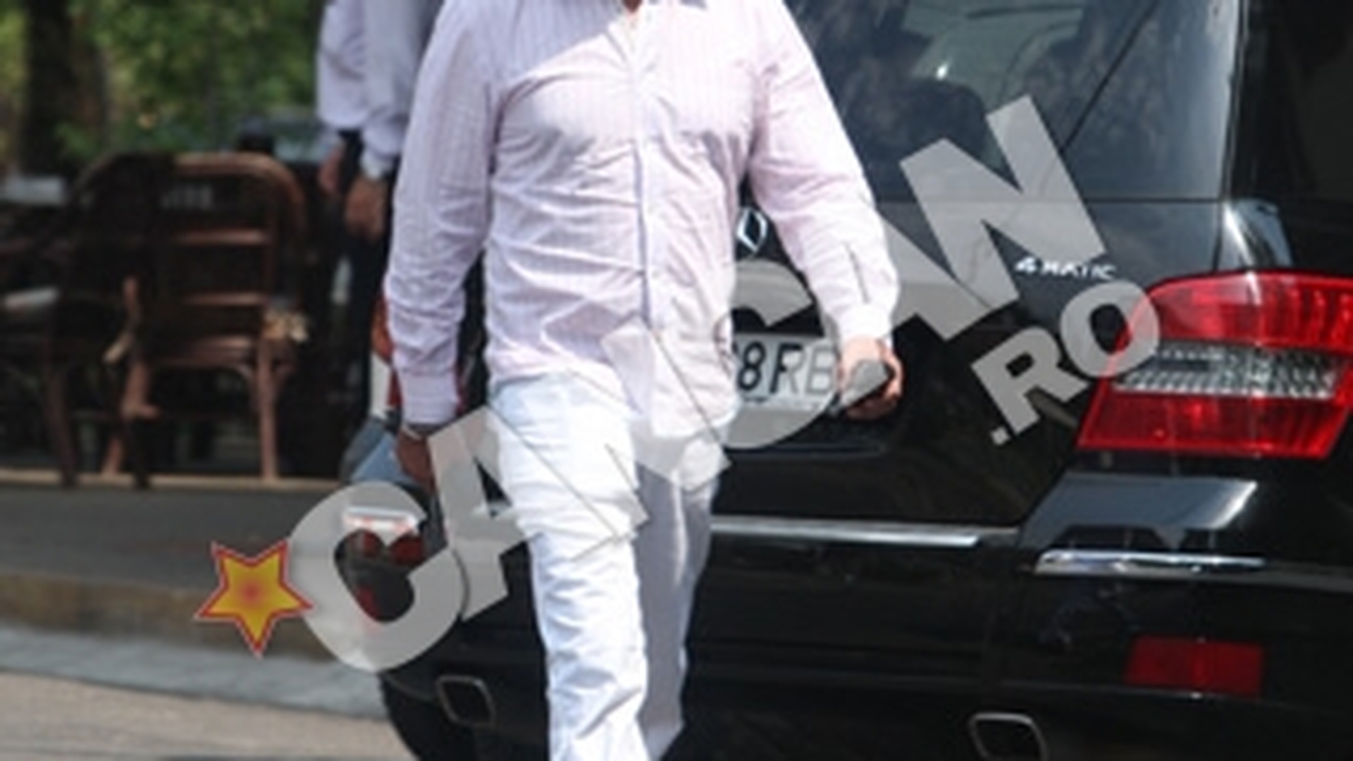 A dat Rolls-ul pe Bentley, iar Bentley-ul pe asfaltul incins! Uite cum se plimba milionarii!