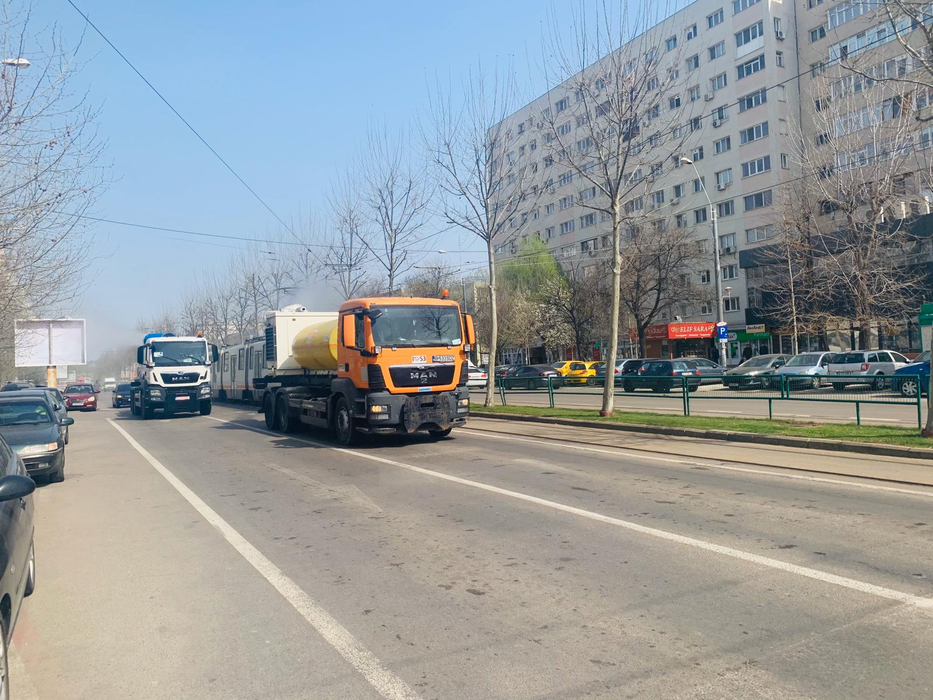 Ultima oră. În Sectorul 3 al Capitalei a început dezinfecția comunitară împotriva coronavirusului | GALERIE FOTO