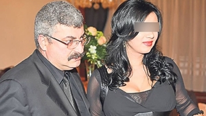 Fosta soţie a lui Prigoană şi-a mai scos din grăsime. Işi pune silicoane!