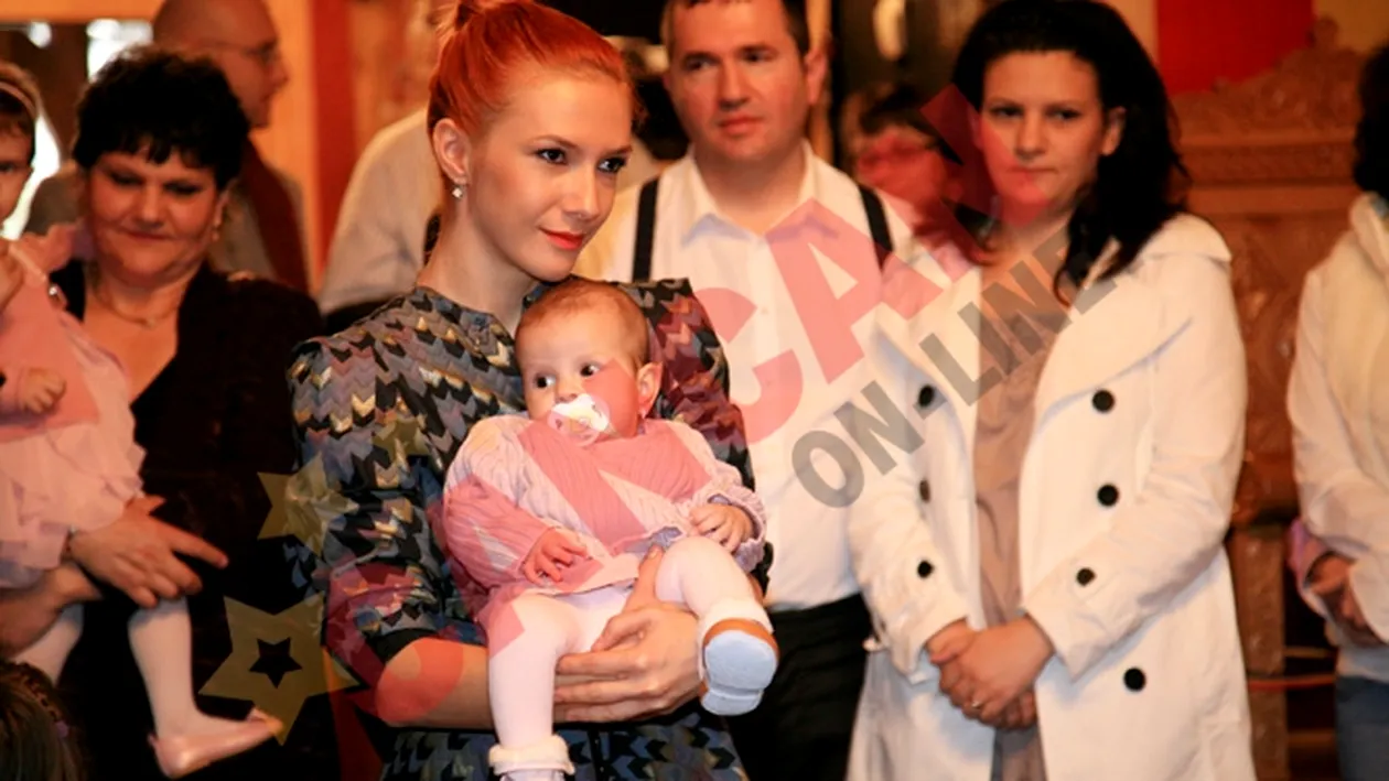 Adela Popescu a fost nasa de botez a nepotei sale, Natalia Elena