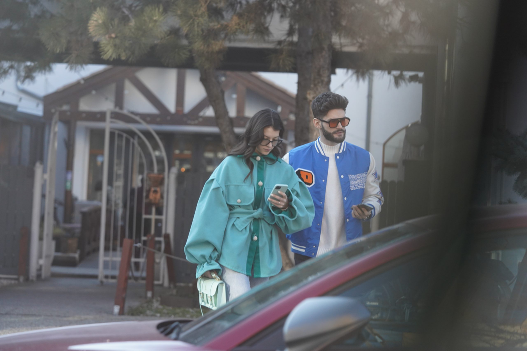 Edward Sanda și Cleopatra Stratan ies din restaurantul lui Dani Oțil (Foto: CANCAN.RO)