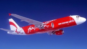 Care este ULTIMA fotografie postata de Facebook de capitanul avionului DISPARUT in drum spre Singapore! Era in avion si..