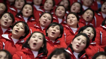 VIDEO. Majoretele trimise de Kim Jong Un la Jocurile Olimpice de Iarnă interpretează o melodie cu influențe românești. În 1971, prezent în Coreea de Nord, Nicolae Ceaușescu...