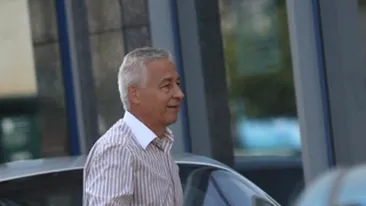 Socrul lui Basescu este tot un zambet de cand fiul sau s-a casatorit cu Eba!