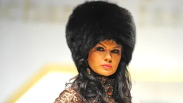 Botezatu si-a imbracat tarinele in blanuri de vizon si chinchilla pe scena!