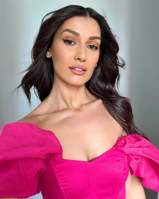 Alina Eremia s-a ales cu mașina lovită /(Foto: Instagram)