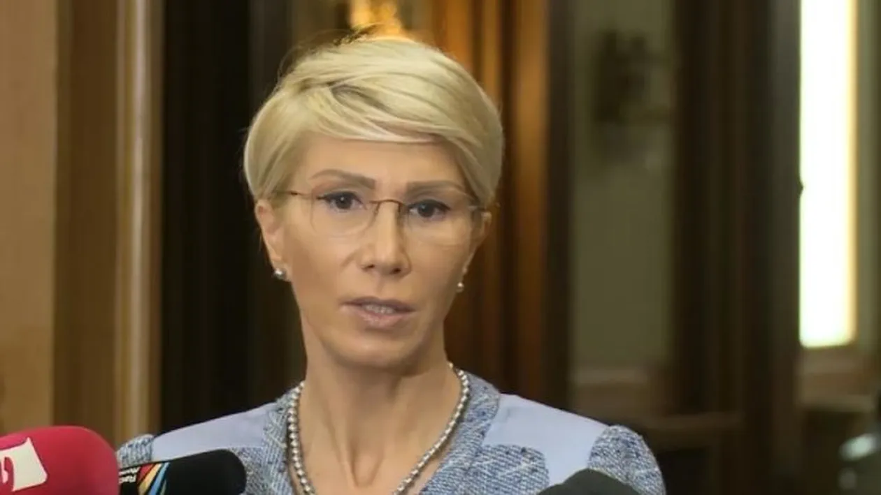 Vicepremierul Raluca Turcan, anunț referitor la desfășurarea anului școlar: ”Sunt trei scenarii posibile, iar unul dintre ele este repetarea anului”