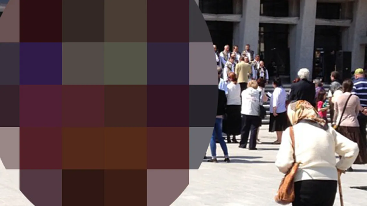 Locuitorii unui oras din Romania au o dilema: nu stiu daca vine Pastele sau... Craciunul! Aparitia care a starnit controverse