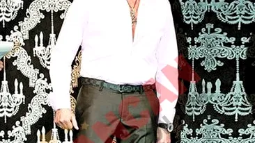 Sunt cautat de Interpol