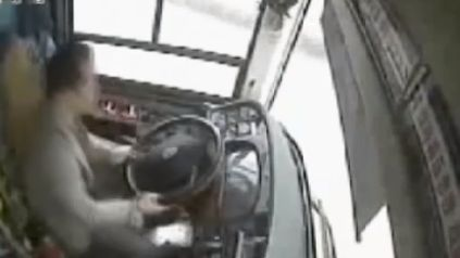 Un autobuz a căzut de la 50 de metri: 15 morți! Ce făcea șoferul cu o pasageră, înainte cu câteva secunde de tragedie