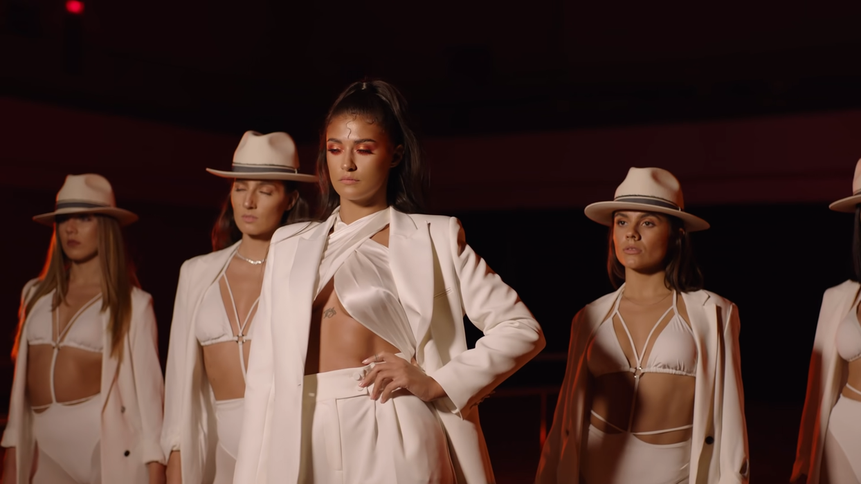 Detaliul rușinos observat în noul videoclip scos de Antonia! Fanii au crezut că nu văd bine