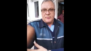 Polițist de la Secția 9 din București, reacție violentă după ce un bărbat l-a filmat cu telefonul mobil