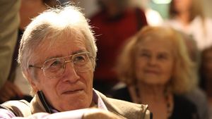 Cornel Constantiniu nu a mai ieșit din casă de un an! Cum se simte artistul, bolnav de Parkinson de 27 de ani