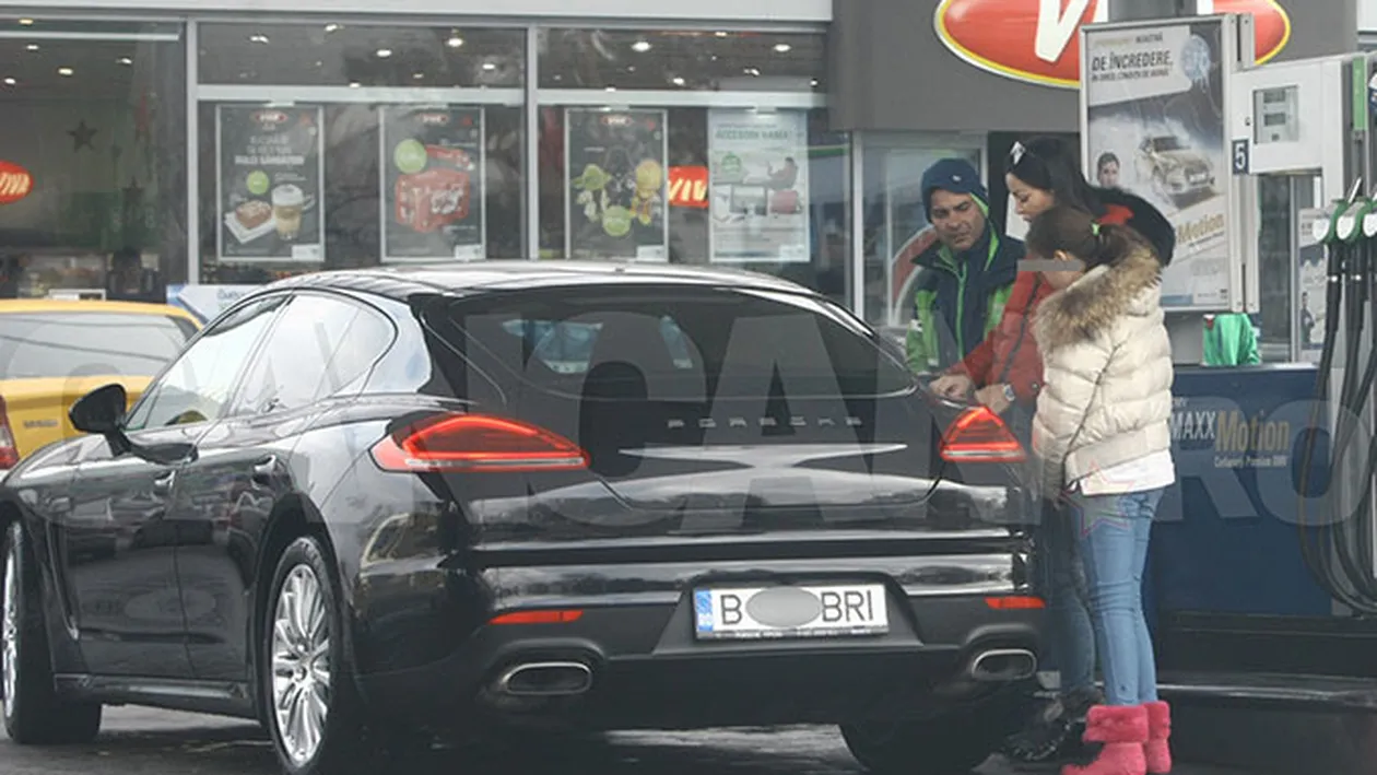 Soţia lui Ilie Năstase a păţit-o chiar de Anul Nou. S-a urcat în Porsche şi... l-a rupt în benzinărie!