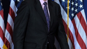 Doua masini din coloana oficiala a lui Bill Clinton au fost implicate in doua accidente rutiere intr-o singura zi!