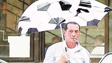 A trecut de la caiac canoe la sudat. Patzaichin e campion mondial la tinut tigara in gura