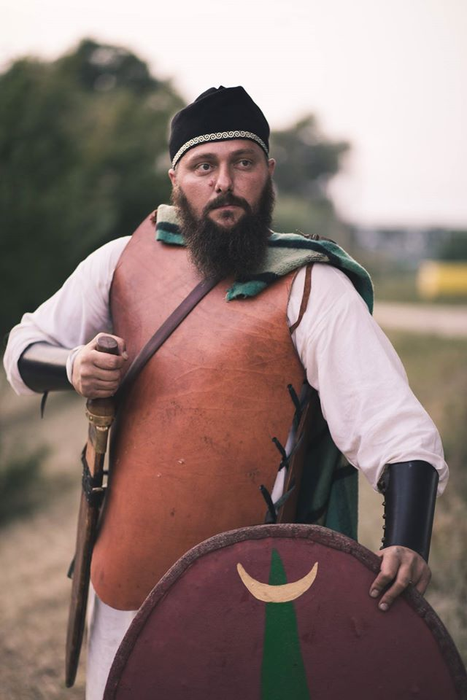 Rareș Demian s-a sinucis chiar de Ziua Națională a României. S-a spânzurat cu tricolorul