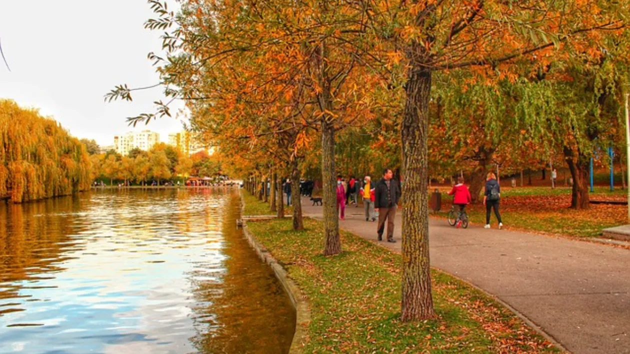 Șefa meteorologilor ANM a actualizat prognoza pentru luna octombrie. Ce ne așteaptă, de fapt. „Ecart termic”