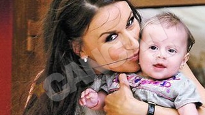 Raluca Sandu isi duce fetita la Disneyland