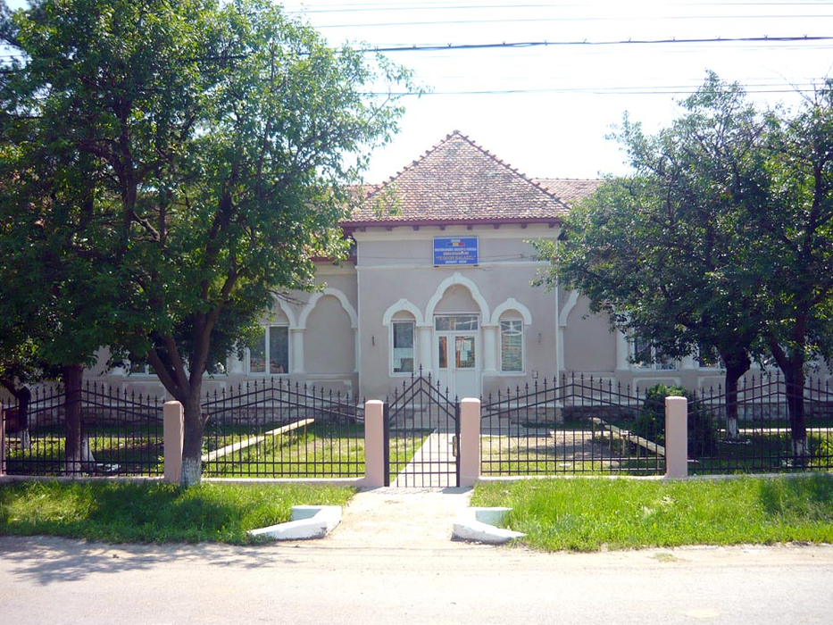 Căminul Cultural din Ştefăneşti, judeţul Vâlcea, va purta numele Denisa Emilia Răducu