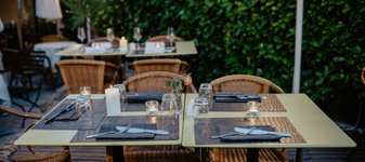 Capcana din restaurante în care cad mulți români. La ce trebuie să fii atent