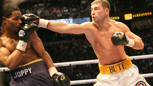 Ghinioanele se tin lant de Lucian Bute! A pierdut un milion de euro, iar acum si-ar putea amana nunta din cauza operatiei la umar!