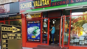 Curs valutar 17 septembrie 2019: Surpriză: câți lei costă marţi un euro și un dolar