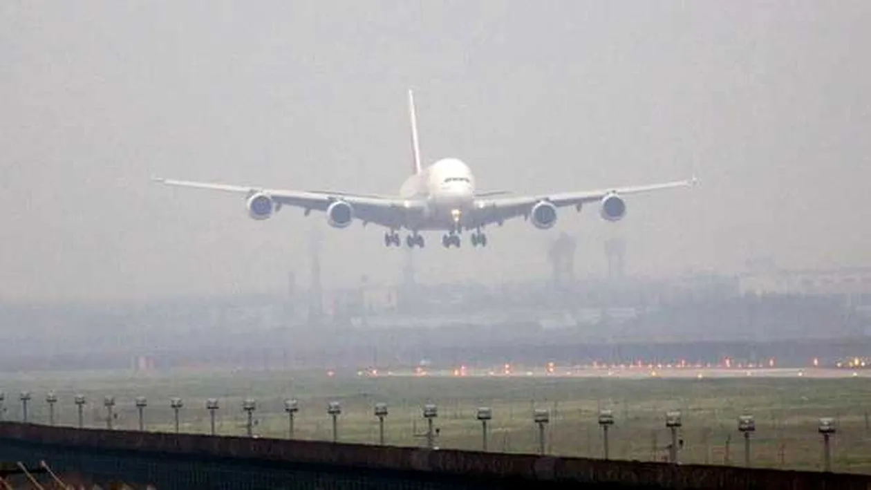 Aterizare de urgență pe Aeroportul Otopeni! De ce este suspectat un român de la bord