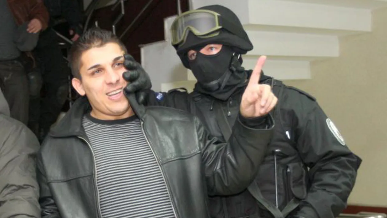 L-au facut pe Adrian Corduneanu! Liderul celei mai temute grupari din Moldova a luat foc cand…“Niste zdrente, eu sunt brand!”