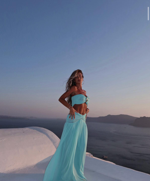 Diana Munteanu a dat România pe Santorini. Imagini spectaculoase din escapada în Grecia