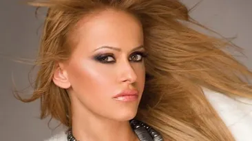 Mai sexy de-atat nu se poate! Uite cum si-a innebunit Anda Adam fanii! Mama, asa femeie te rupe!