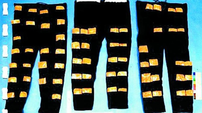 Pantaloni burdusiti cu droguri de 9,3 milioane de euro