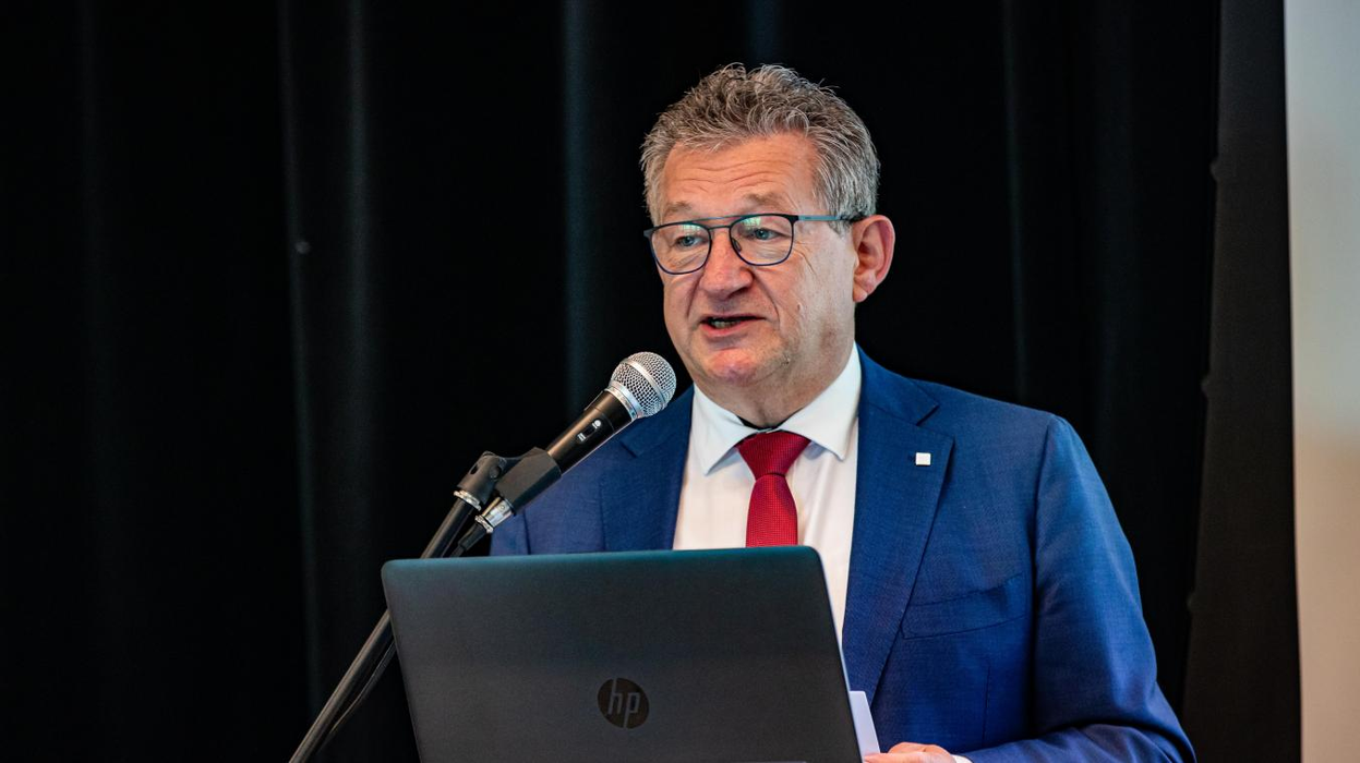 Primarul din Bruges a fost înjunghiat în gât, în centrul orașului! Atacatorul a reușit să fugă, dar a fost prins de oamenii legii