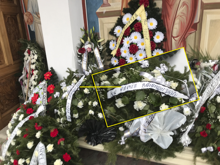 Ioana Condea a avut multe coroane de flori, una inclusiv din partea fiului ei, David