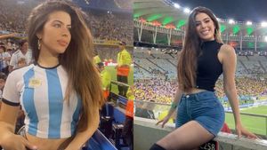 Cum arată cea mai iubită profesoară din lume de către fotbaliști. Apariția ei „topește” și scaunele de pe stadion. GALERIE FOTO