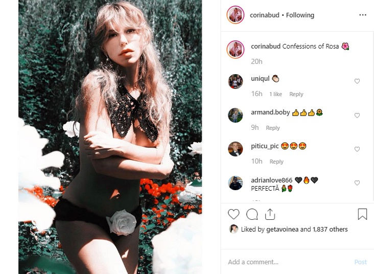 Corina, fotografiată într-o nouă ipostază incitantă + 18: topless și cu un trandafir alb prins în zona intimă