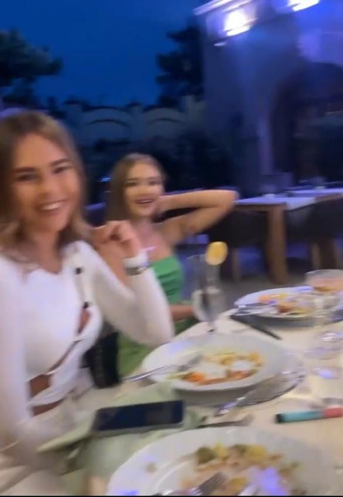 Invitatele "Prințesicii Turbo" au avut parte de tratament regal la Palat (Foto: Instagram)