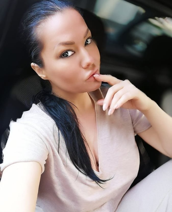 Simona Sensual continuă să fie hărțuită de bărbatul care a intrat peste ea în sauna sălii de fitness (Foto: Facebook)