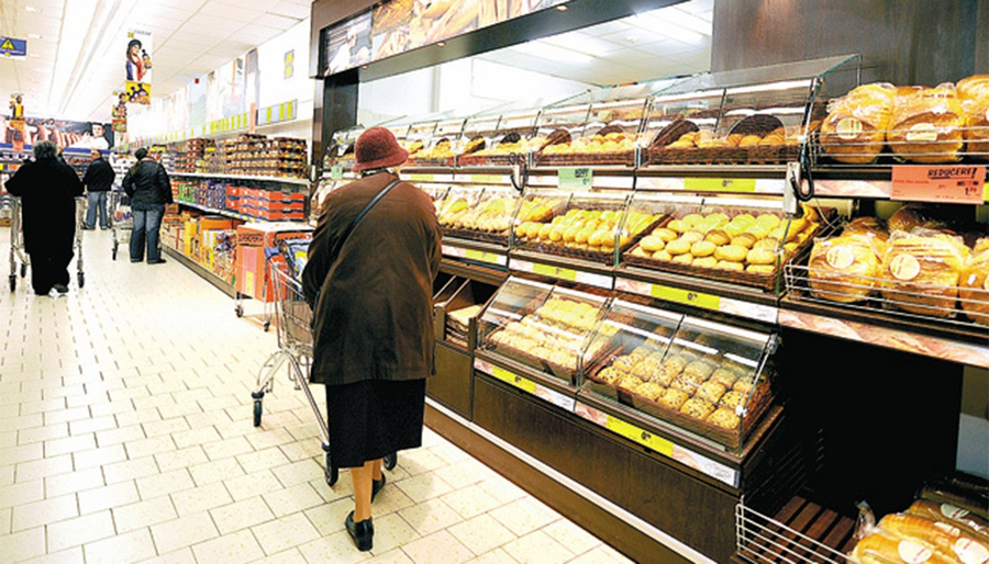 Brutăria de la intrarea în supermarketuri 