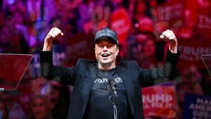 Elon Musk, cu chiuveta la Casa Albă. Fotografia care a stârnit un val de reacții