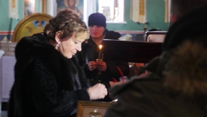 IONELA PRODAN, înmărmurită de durere la căpătâiul ILENEI CIUCULETE! Gestul făcut de cântăreaţă i-a lăsat pe toţi fără cuvinte