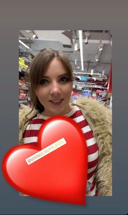 Cum a fost surprinsă Vulpiţa într-un supermarket din Bucureşti! Cu haină de blană la 30 de grade şi… Oamenii au crezut că nu văd bine