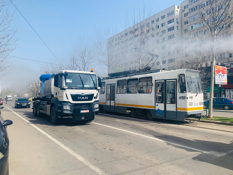 Ultima oră. În Sectorul 3 al Capitalei a început dezinfecția comunitară împotriva coronavirusului | GALERIE FOTO