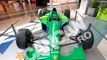 Prima masina condusa de Shumacher in Formula 1 a ajuns la Bucuresti - Capitala a fost luata cu asalt de bolizii Din Formula 1