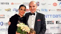 Soţia lui Rareş Bogdan şi-a prezentat la Balul Operei rochia din flori unicat absolut! Creaţia a atras toate privirile