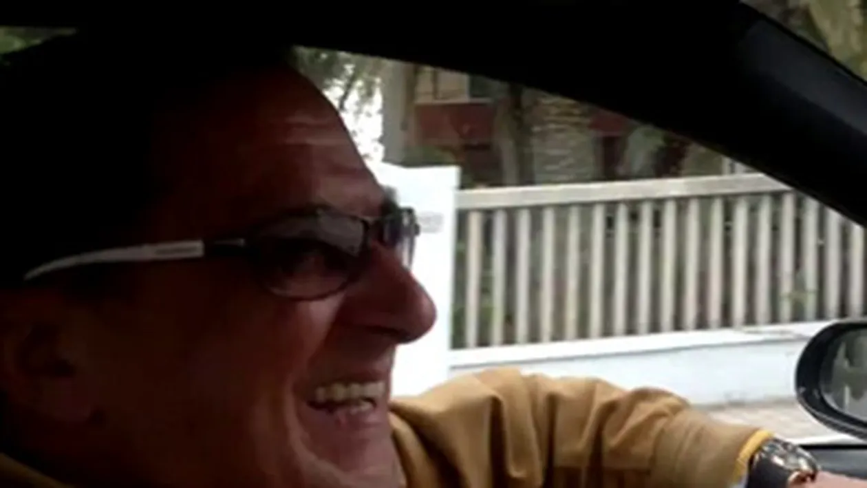 Italiano vero sau roman in devenire! El e cel mai amuzant macaronar de pe net - Striga in gura mare, cu accent italian: Sunt bosorog