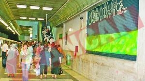 Picturi in statia de metrou Piata Victoriei