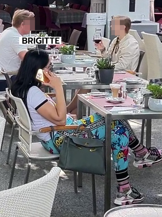 Brigitte "perturbată" de un apel
